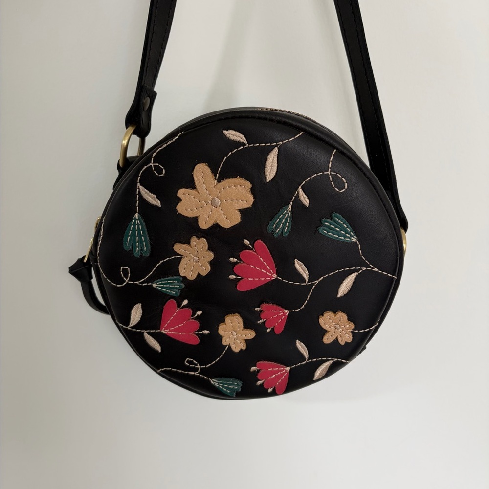 💐 Folklore Circle Crossbody Bag - Portland Leather